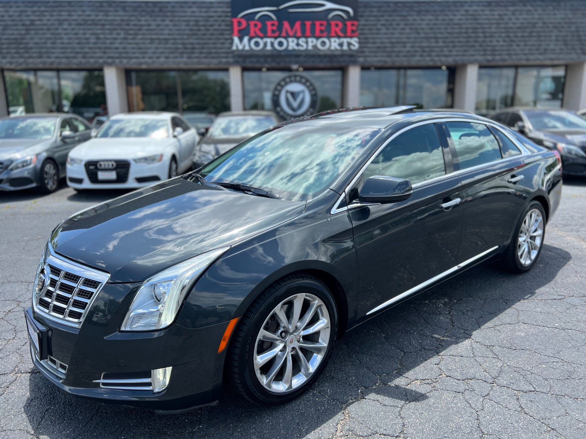 Used-2013-Cadillac-XTS-Luxury-