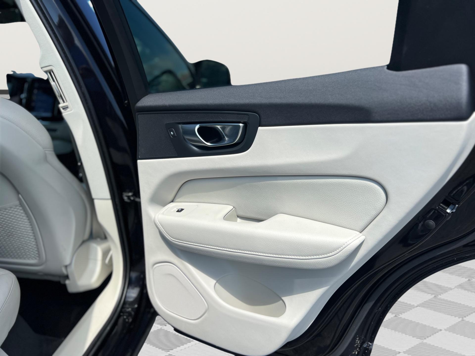 Used 2021 Volvo XC60 T5 Momentum For Sale (Sold) | Premiere