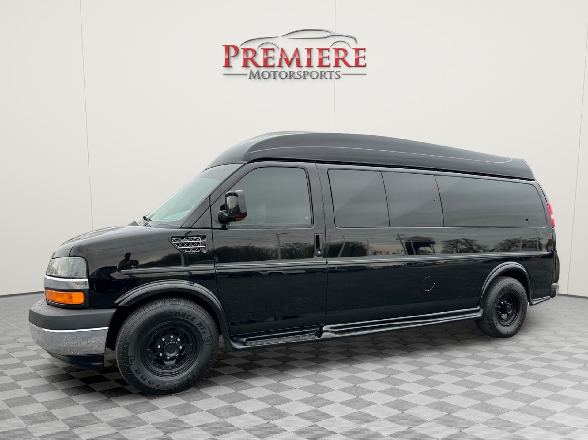 2010 Chevrolet Express photo 2
