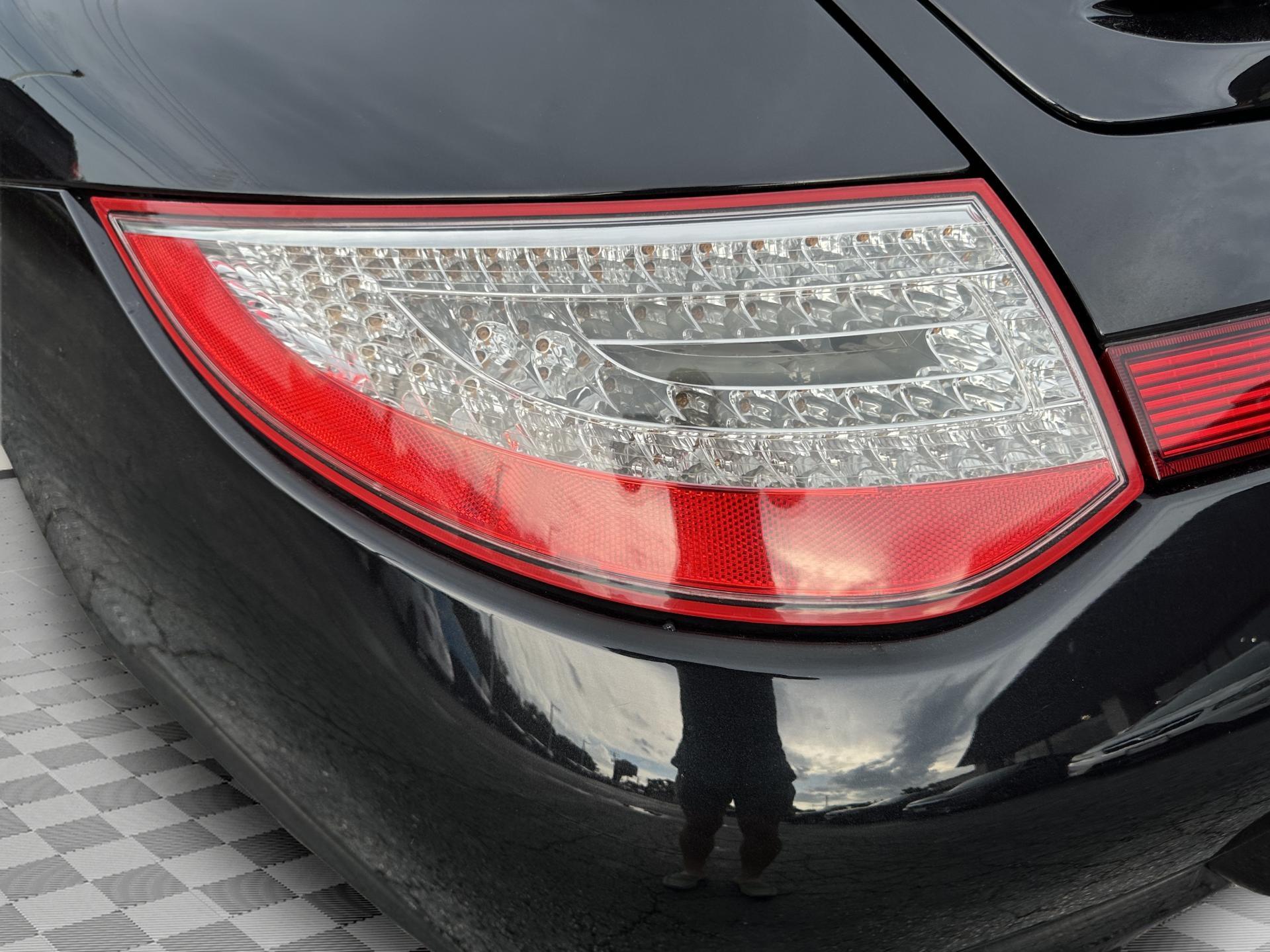 2011 Porsche 911 4S photo 15