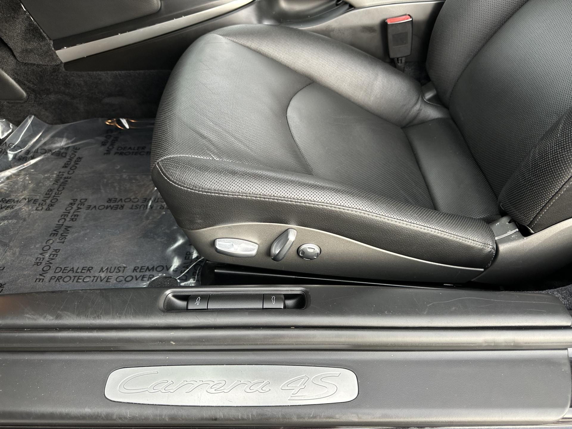 2011 Porsche 911 4S photo 18