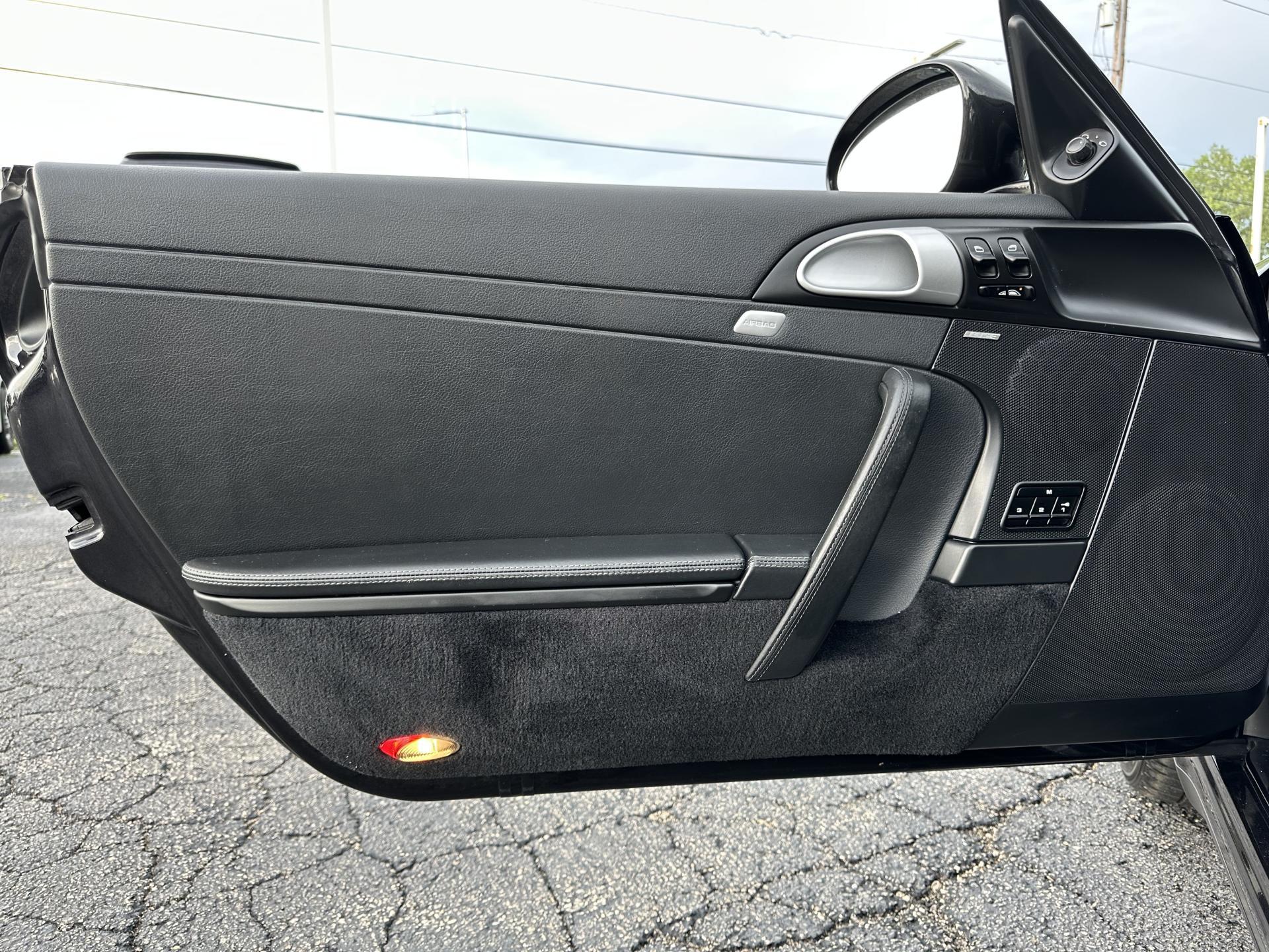 2011 Porsche 911 4S photo 32