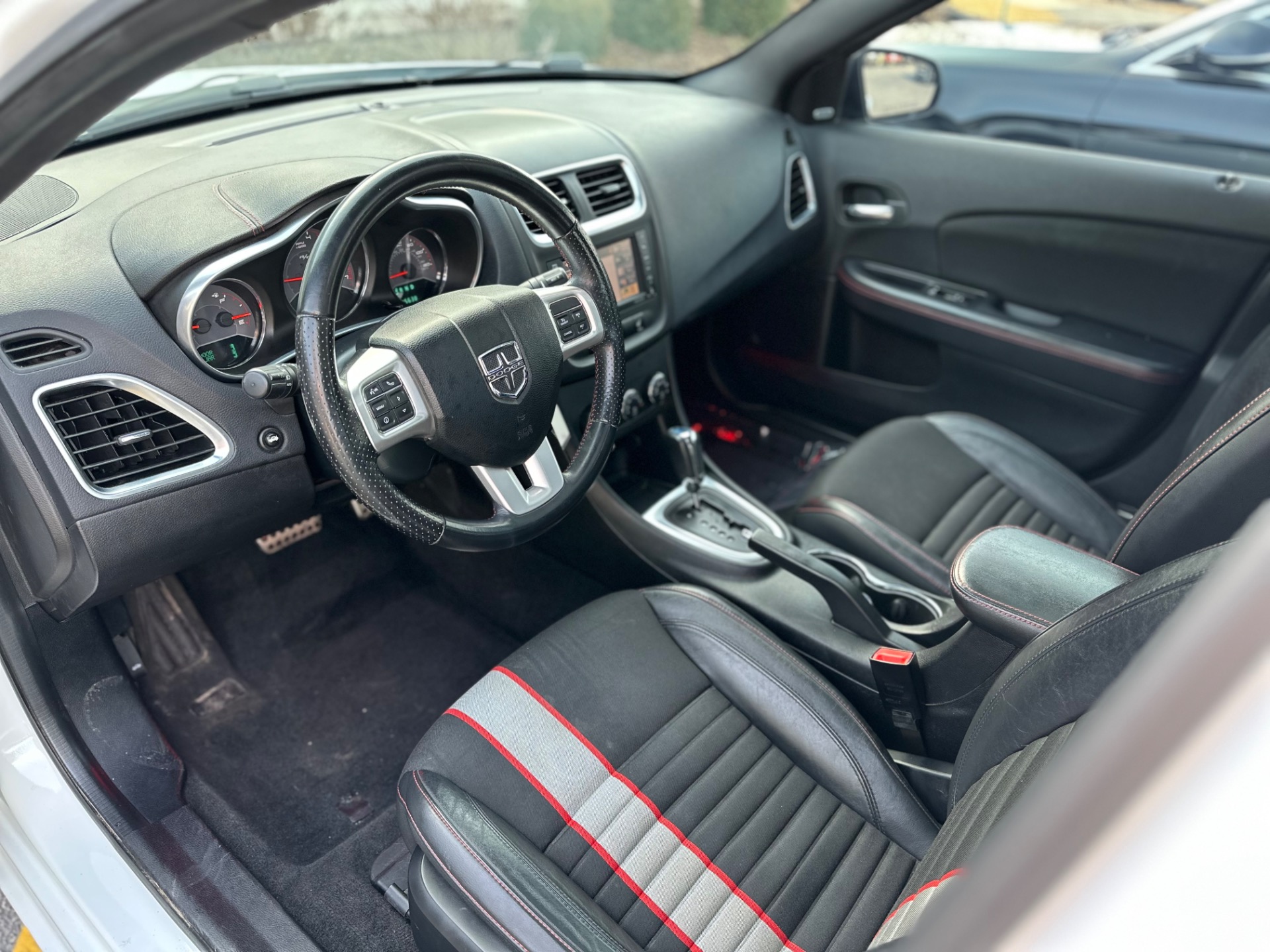 2022 Dodge Avenger Interior