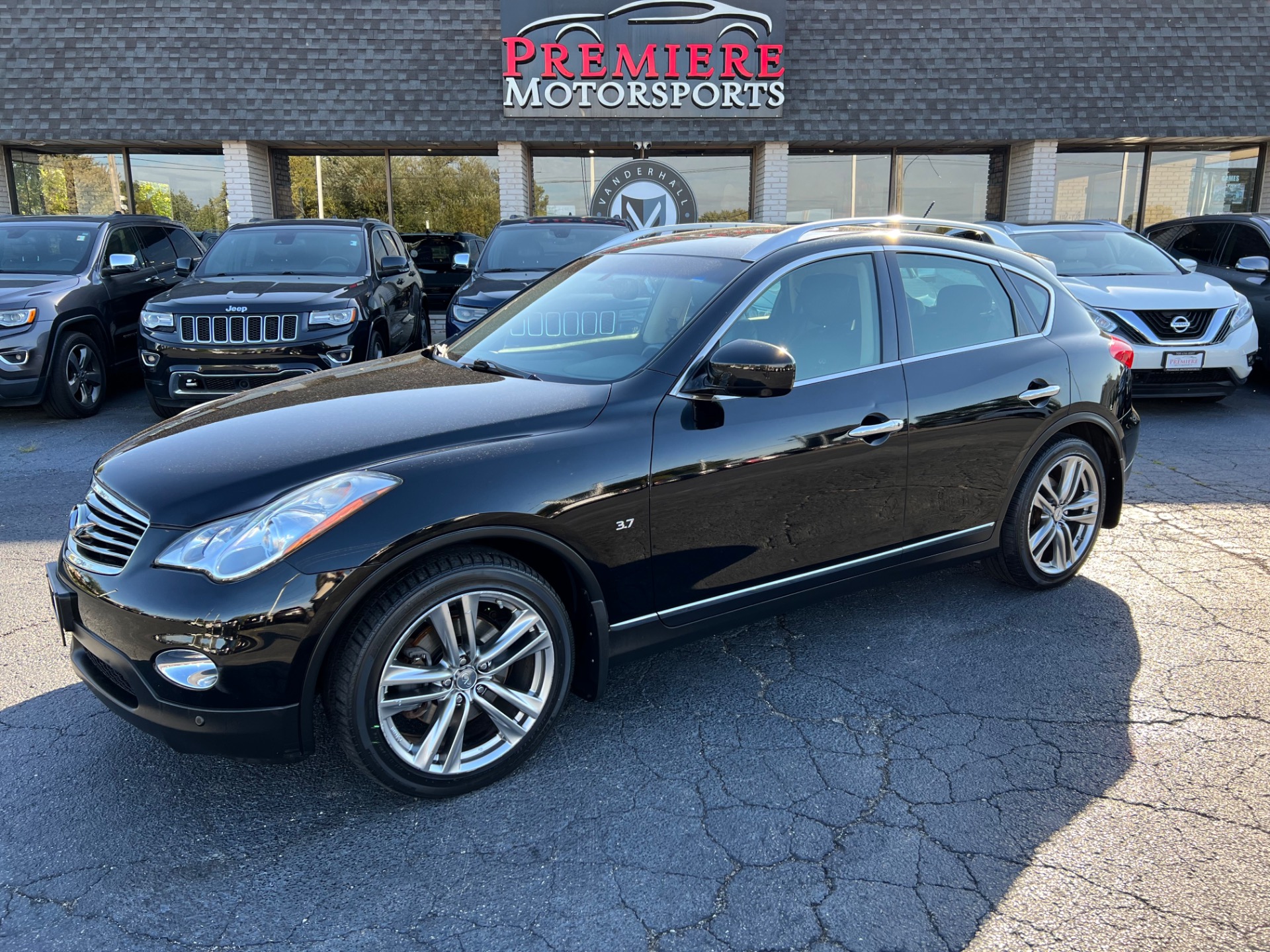 Used-2014-INFINITI-QX50-